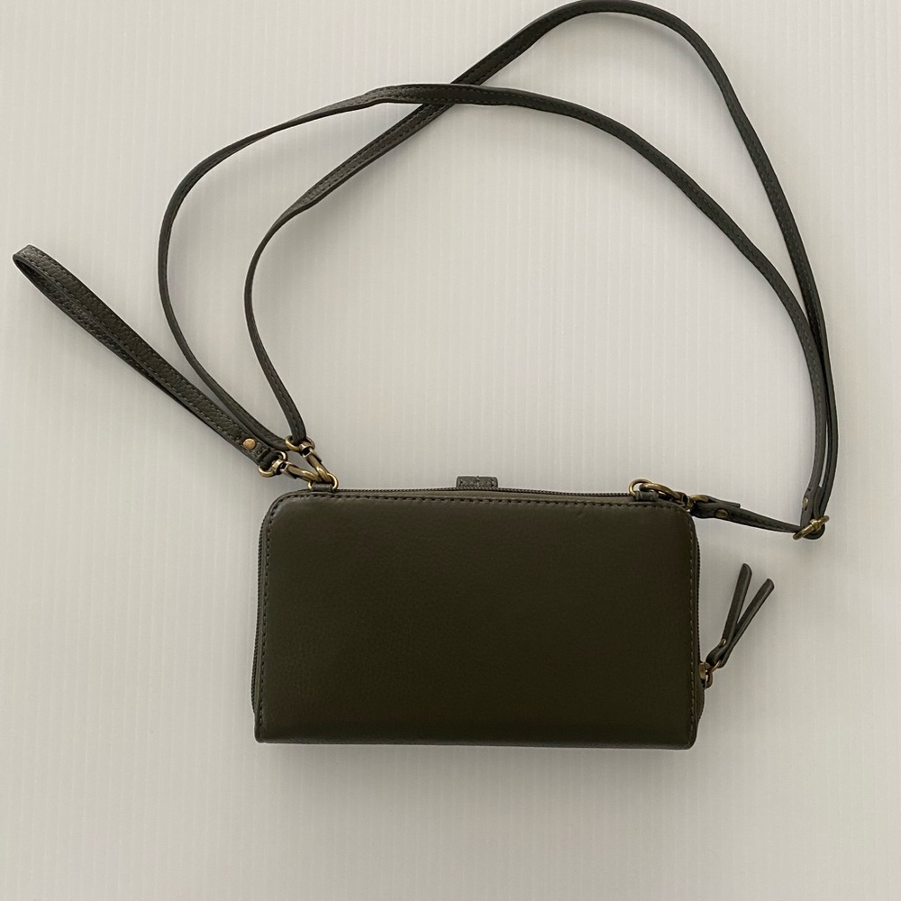 The Sak 'Iris' Smartphone Wallet Wristlet Crossbody, Olive Green Zip Around - Picture 3 of 7